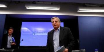 BAS01. BUENOS AIRES (ARGENTINA), 31/01/2017.- El ministro de Energu00eda y Mineru00eda de Argentina, Juan Josu00e9 Aranguren, asiste hoy, martes 31 de enero de 2017, a una conferencia de prensa en la sede del Ministerio en Buenos Aires (Argentina), para informar sobr