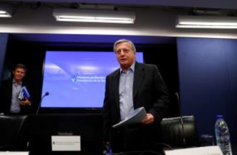 Aranguren afirmó que el aumento de tarifas progresivo beneficia a las familias de menor consumo