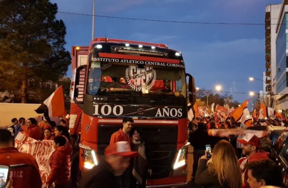 Alta Córdoba se moviliza por la caravana de Instituto