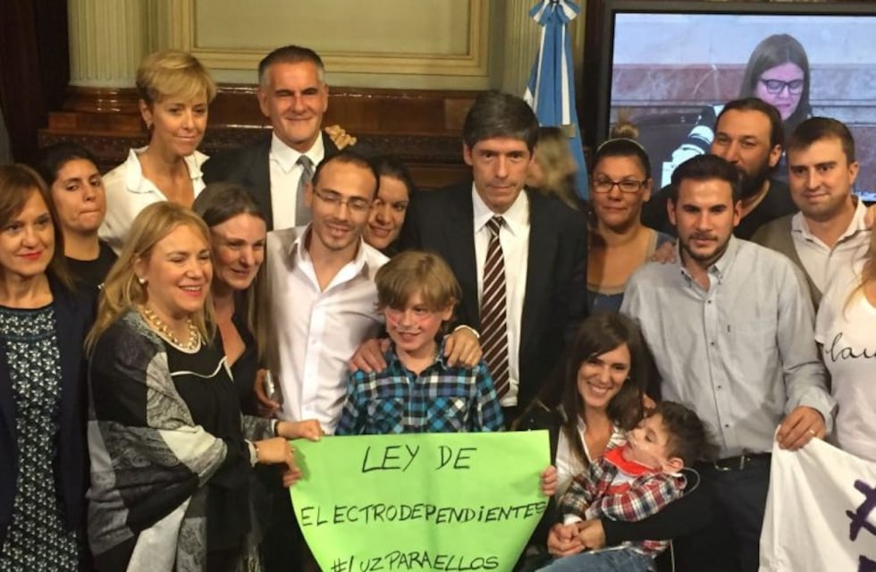 A partir de la entrada en vigencia de la ley, será gratuito el suministro para electrodependientes