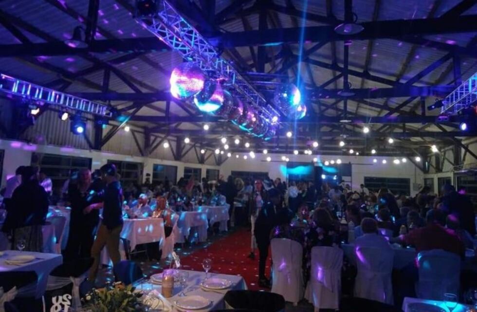 Egresados estafados, tuvieron su fiesta de fin de curso