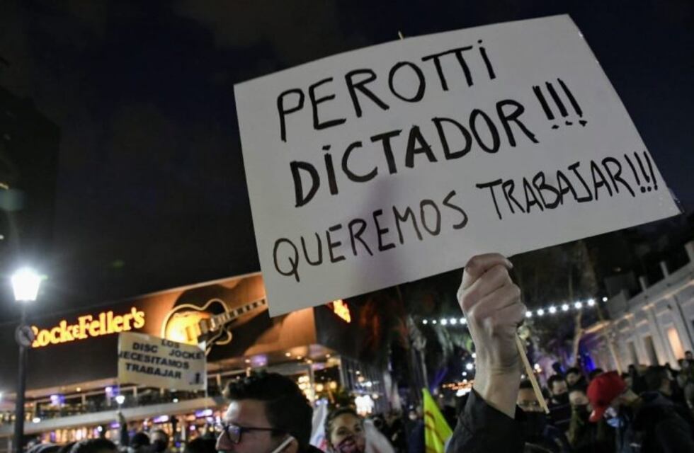 Gastronómicos en pie de guerra contra la restricción horaria: anticipan amparo colectivo