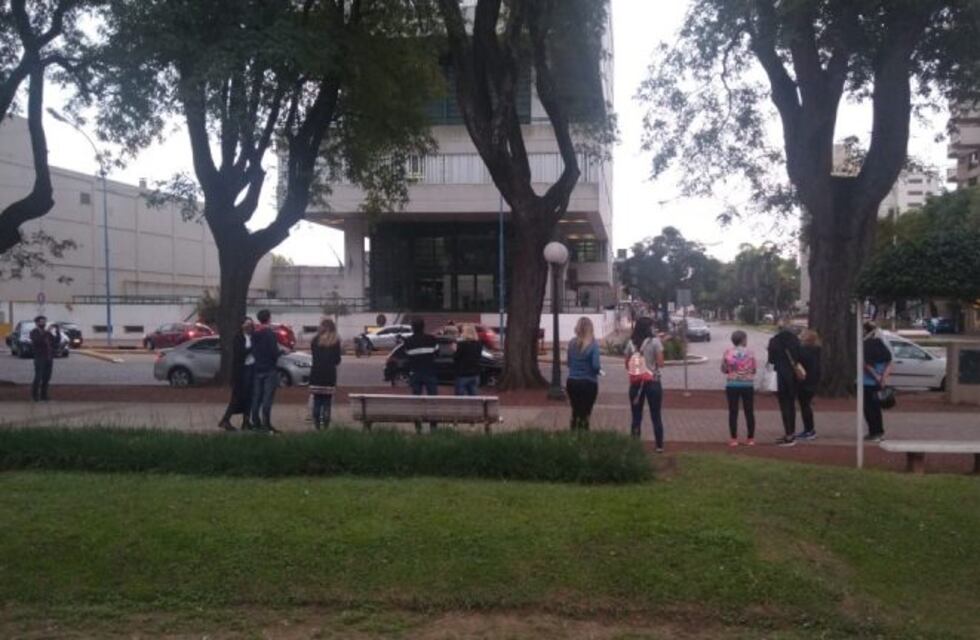 Ruidosa protesta en reclamo de la reapertura de las actividades económicas