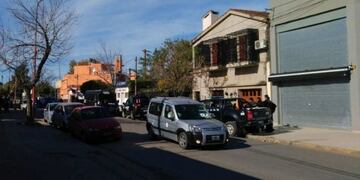 El agente de la PAT se golpeu00f3 la cabeza contra el pavimento en Mitre y Garibaldi\u002E