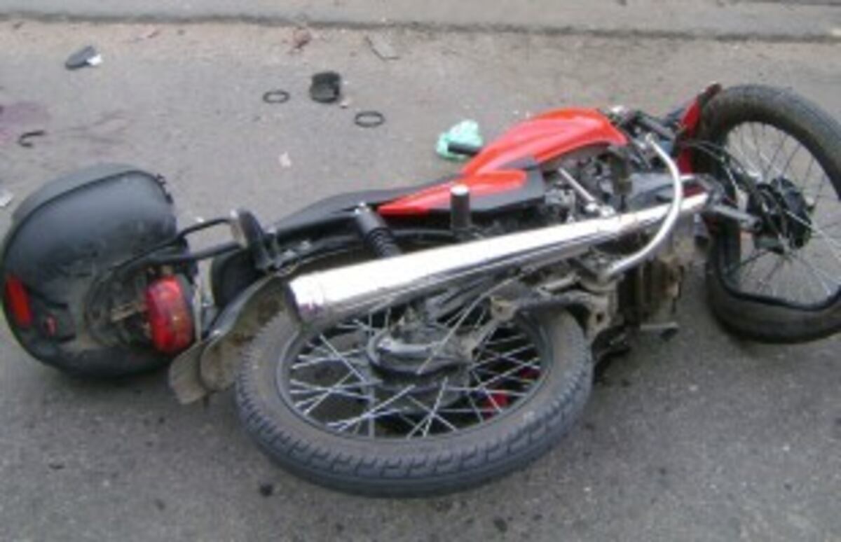 Motociclista muerto