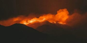 Incendio forestal en Capilla del Monte\u002E Foto: Charli Parrilla