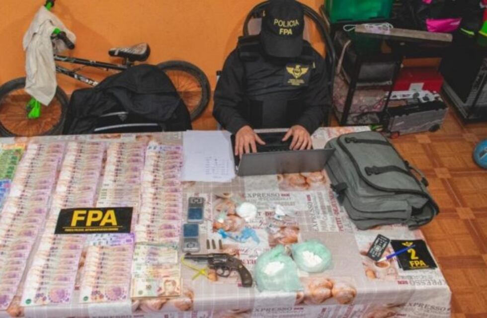 Megaoperativo en Córdoba: detienen a nueve personas e incautan más de ocho kilos de drogas