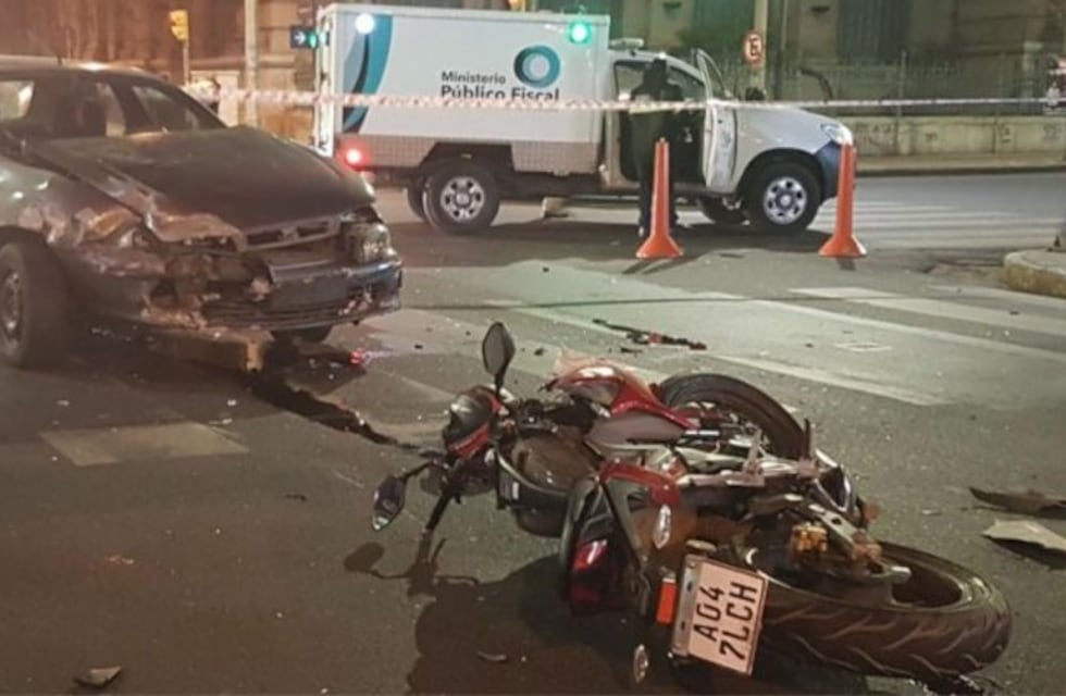 Motociclista muerto en pleno centro de la ciudad tras un accidente