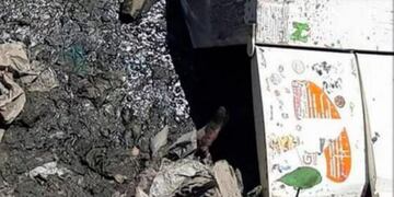 Lomas de Zamora: encuentran un cuerpo debajo de una heladera en un arroyo\u002E Foto: TN\u002E