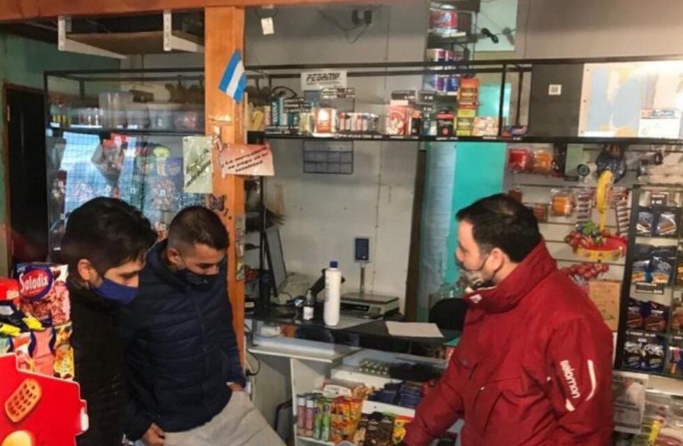 El Municipio entregó bolsas de sal a los comercios de Tolhuin