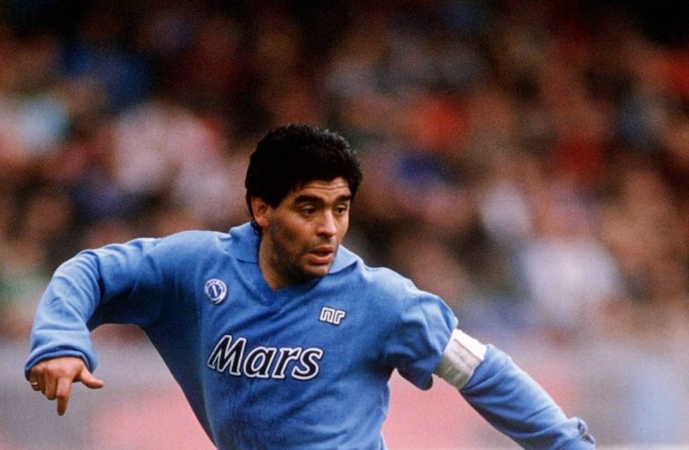 Diego Maradona recuerda con un video la mítica entrada en calor con el Napoli