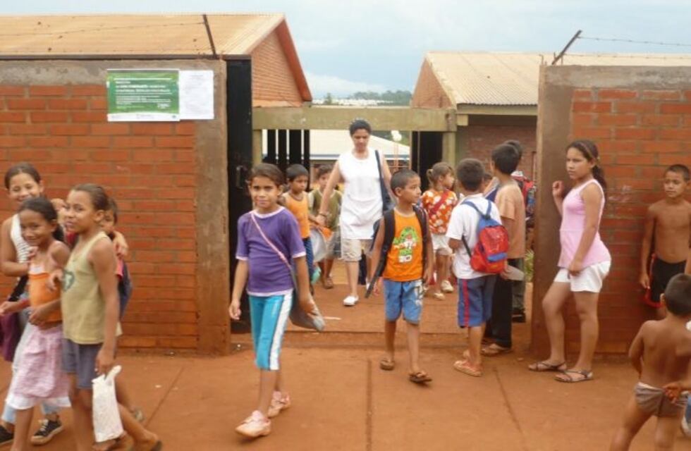 En horario de clases, dos jóvenes se tirotearon frente a una escuela