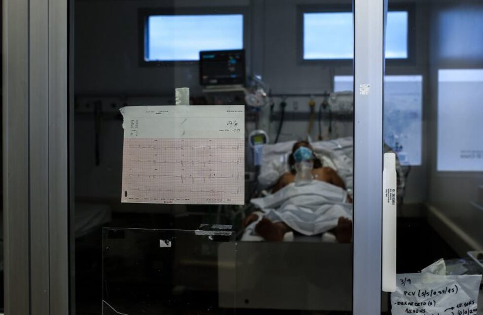 Capacitarán a médicos que traten pacientes con coronavirus en la terapia del Hospital
