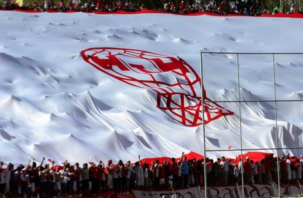 Los hinchas de Huracán Las Heras tienen su día