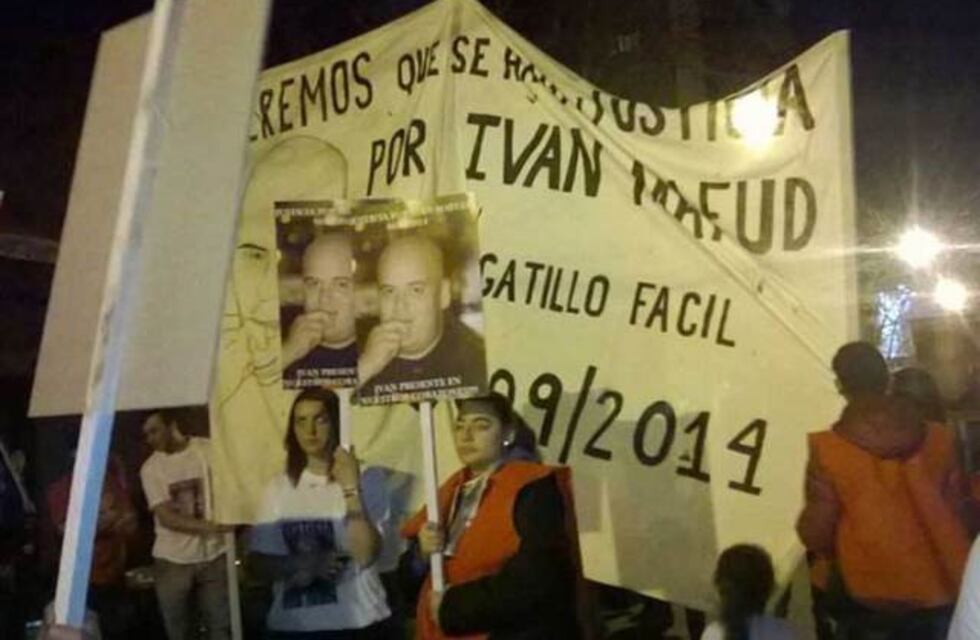 Piden de 8 años a prisión perpetua para policías que asesinaron y simularon un tiroteo