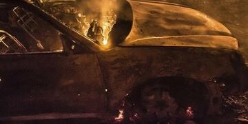 El auto chocó y se prendió fuego, una mujer murió en su interior\u002E