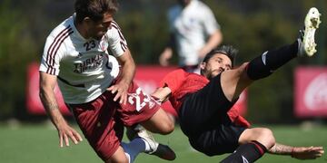 La chicana de Scocco a Ponzio por las patadas en River-Newell's