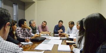 El comisionado de Santa Ana y la comisionado de Caspalá fueron aprte de la reunión con las Secretarías de Infraestructura y de Energía, ya que son parte de la sociabilización de los proyectos en las comunidades\u002E