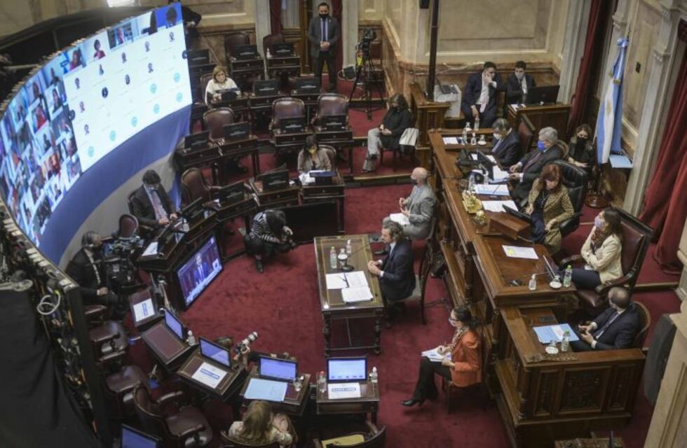 El Senado aprobó etiquetar alimentos cuando tengan alto contenido en azúcar, sodio y grasas