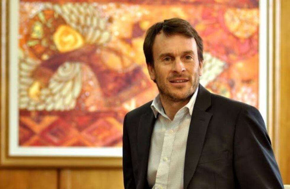 Mendoza baja la deuda en dólares