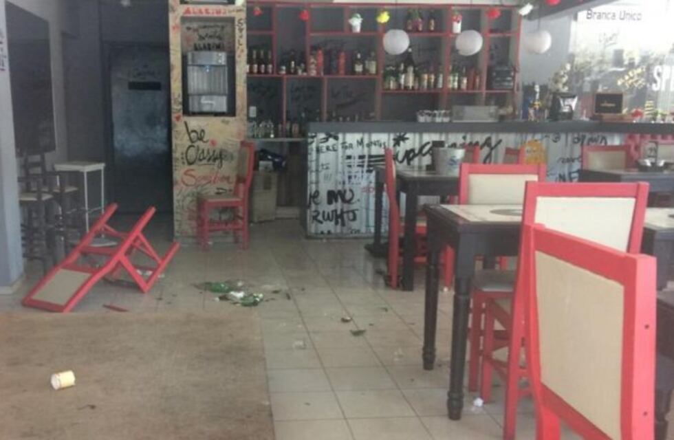 Golpeó a su pareja, destrozó un bar y recibió un fuerte paliza