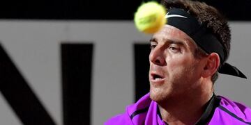 Juan Martin Del Potro of Argentina  during their tennis match at the ATP Tennis Open tournament on May 19, 2017 at the Foro Italico in Rome.   / AFP PHOTO / TIZIANA FABI roma italia juan martin del potro campeonato torneo abierto masters 1000 tenis partido tenista argentino