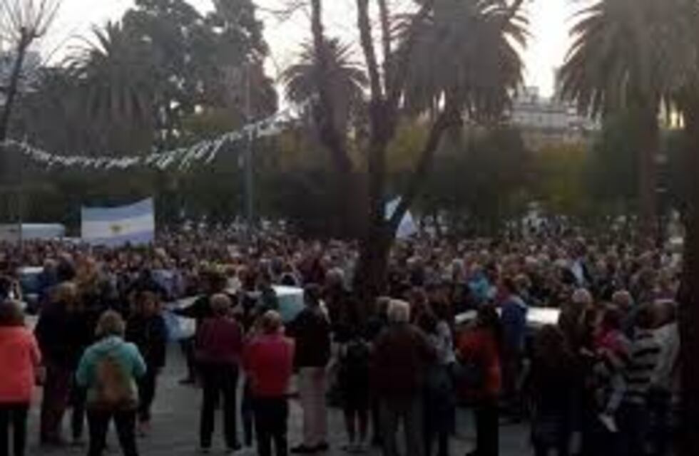 #24AYoVoy: en Bahía también marcharon en apoyo al gobierno