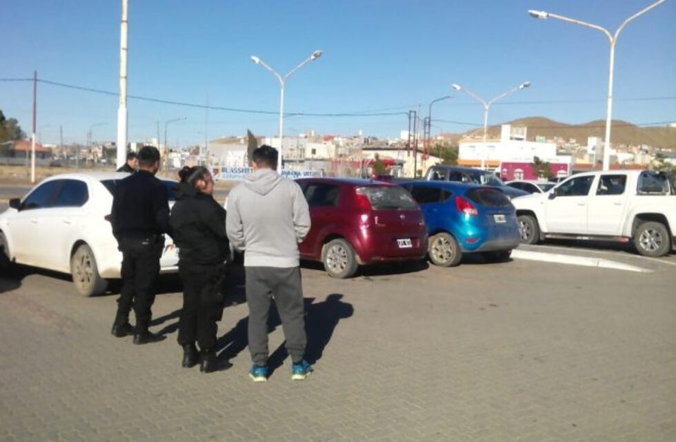 Llegó al Hospital apuñalado y murió en el sector de guardia