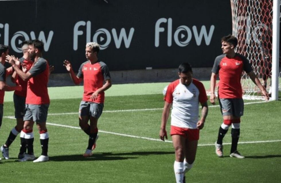 Estudiantes goleó 3 a 0 a Huracán en La Plata