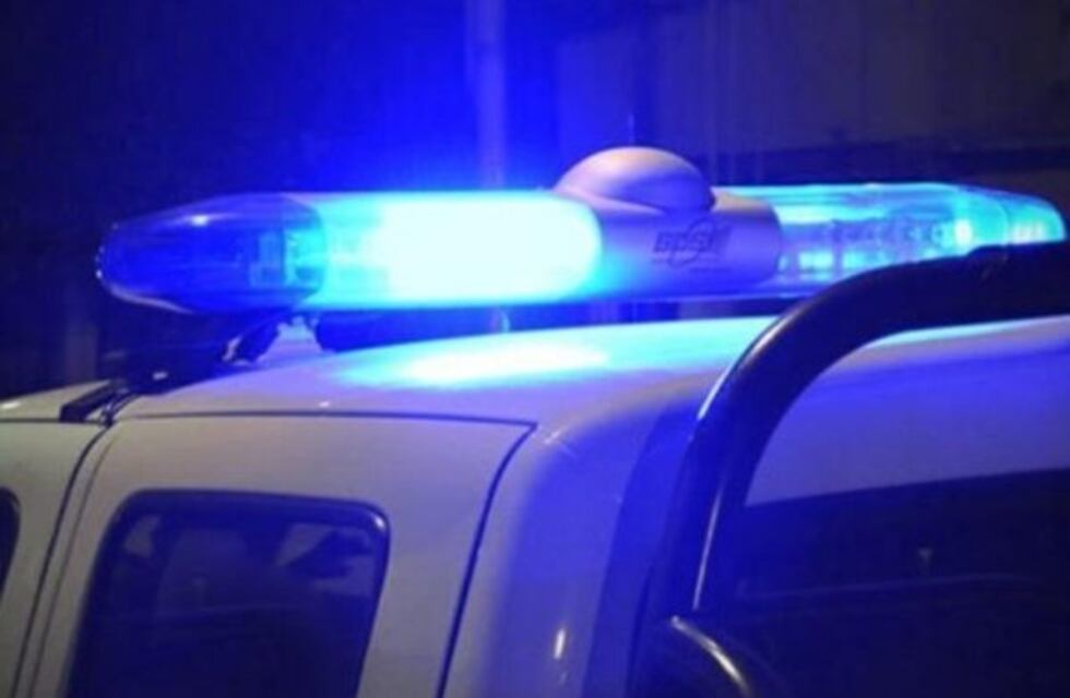 Tres hombres armados robaron un auto con un niño de un año en su interior