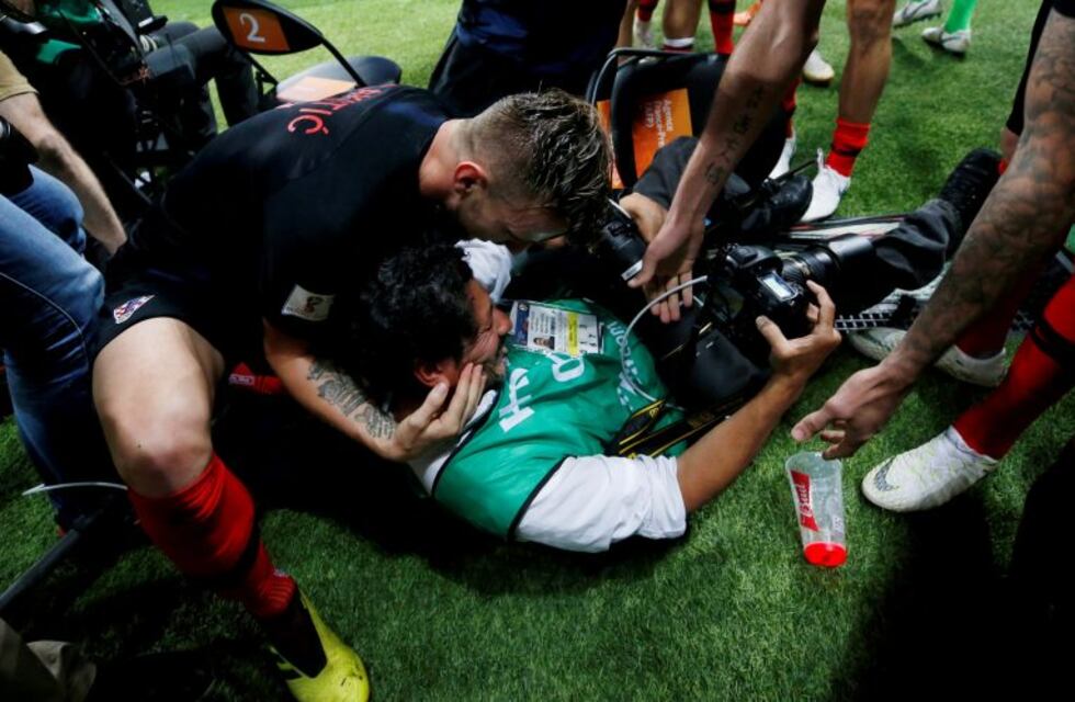 Un fotógrafo fue protagonista en la celebración del gol de Croacia