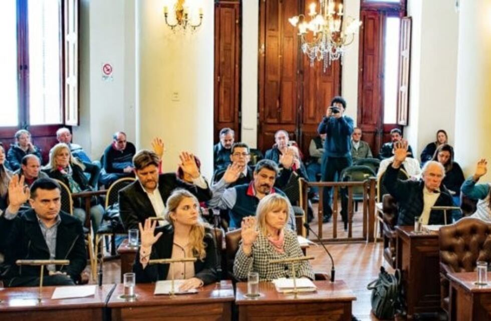 Concejales de Paraná aprobaron el apoyo de Nación para el pago de sueldos a choferes