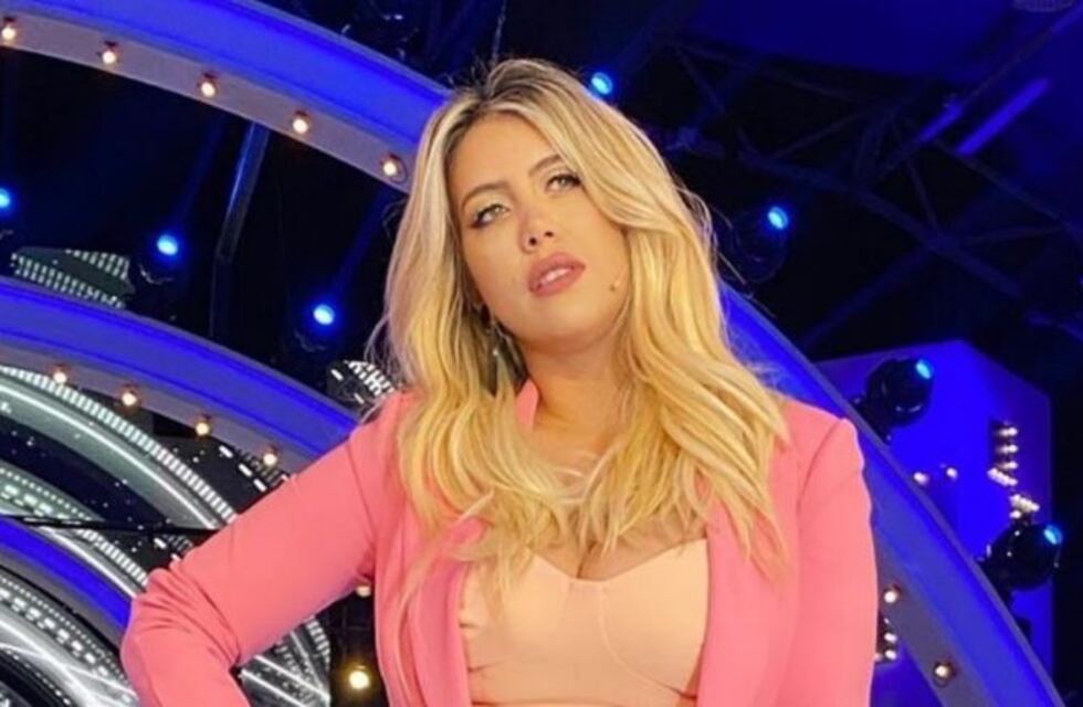 Wanda Nara posó frente al espejo en ropa interior y enloqueció a sus seguidores