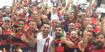 Hinchas de Flamengo\u002E (Foto: @Thi4go09)