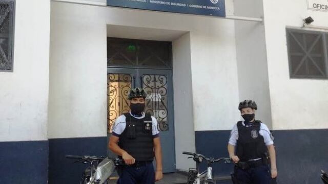 Dos policías salvador la vida de un taxista que le había dado un paro cardiorespiratorio en el centro\u002E