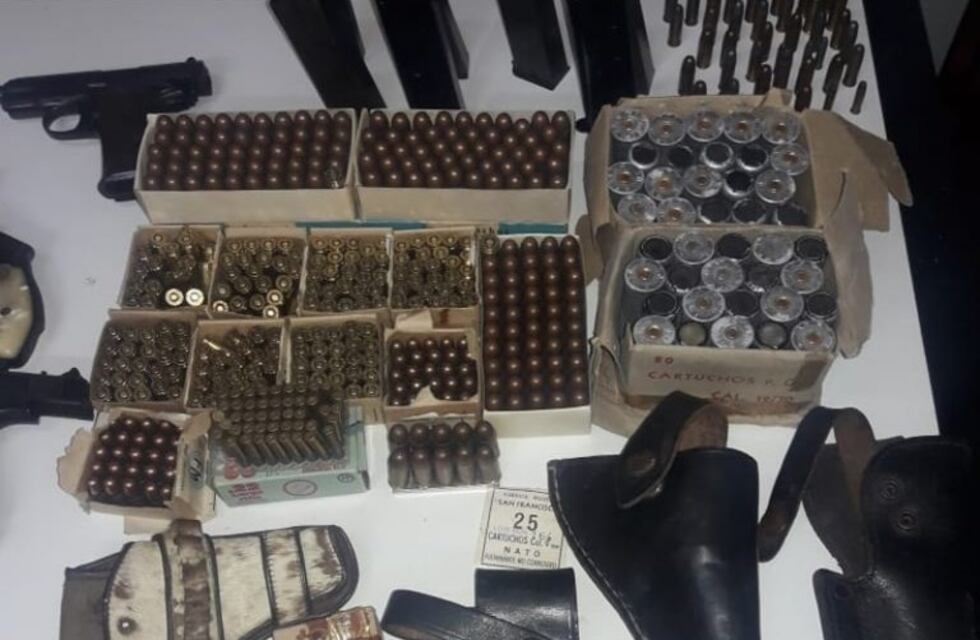 Demoraron a un anciano por violencia de género y le secuestraron un arsenal