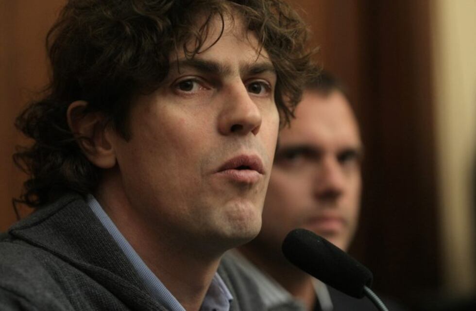 Martín Lousteau: "Unos energúmenos se acercaron a agredir violentamente"