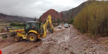 Maquinarias despejaron la ruta 9, en Jujuy