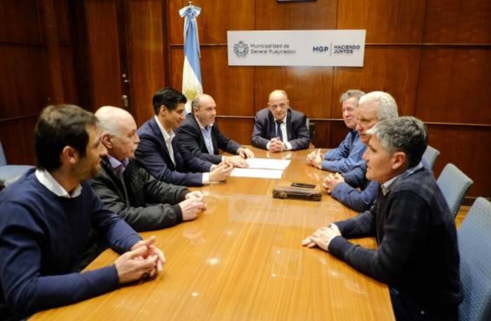 El Ejecutivo acordó con los municipales un aumento del 8% en septiembre