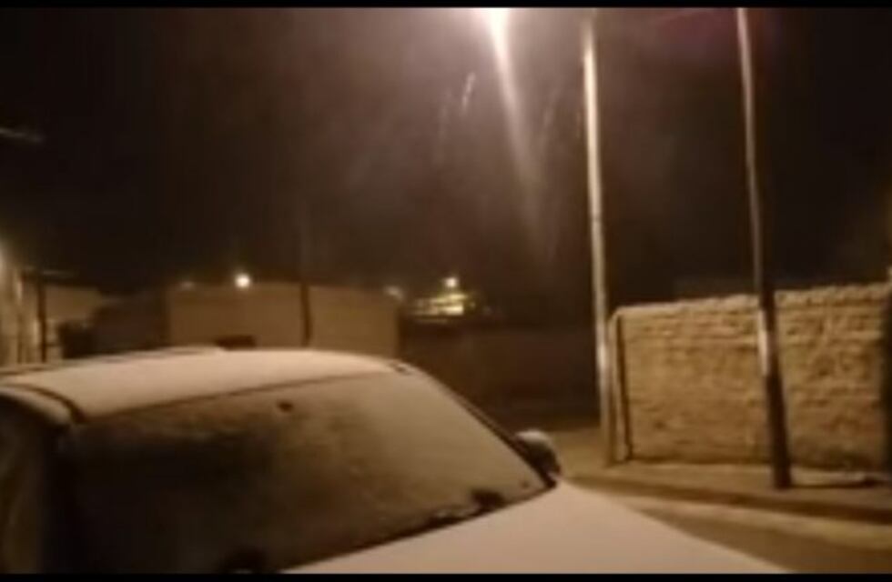 Llegó el invierno a Salta, y nevó en San Antonio de los Cobres