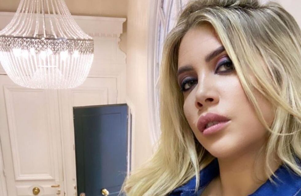 Wanda Nara posó desde la pileta en Milán con una increíble vista: "Por casa todo sigue igual"