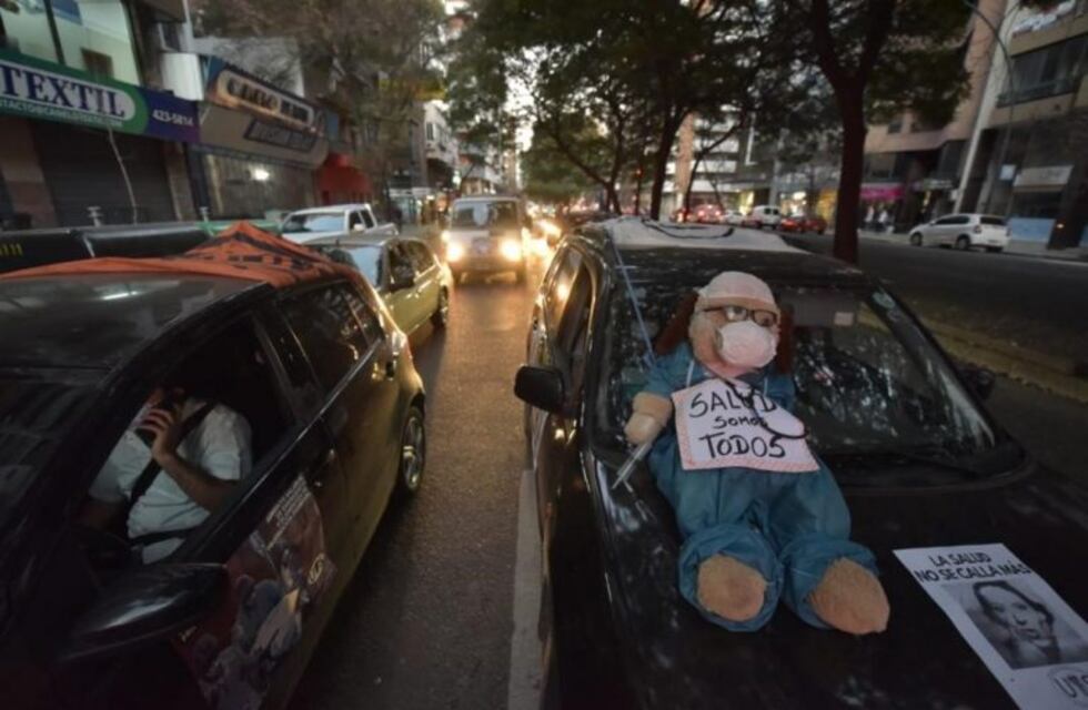 Marcha del gremio de la Salud apoyando el reclamo de los médicos