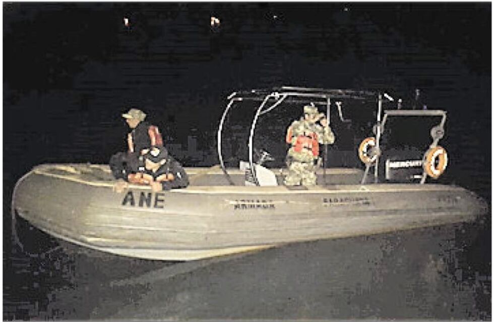 Cuatro personas desaparecidas en el río Paraná por el vuelco de una canoa