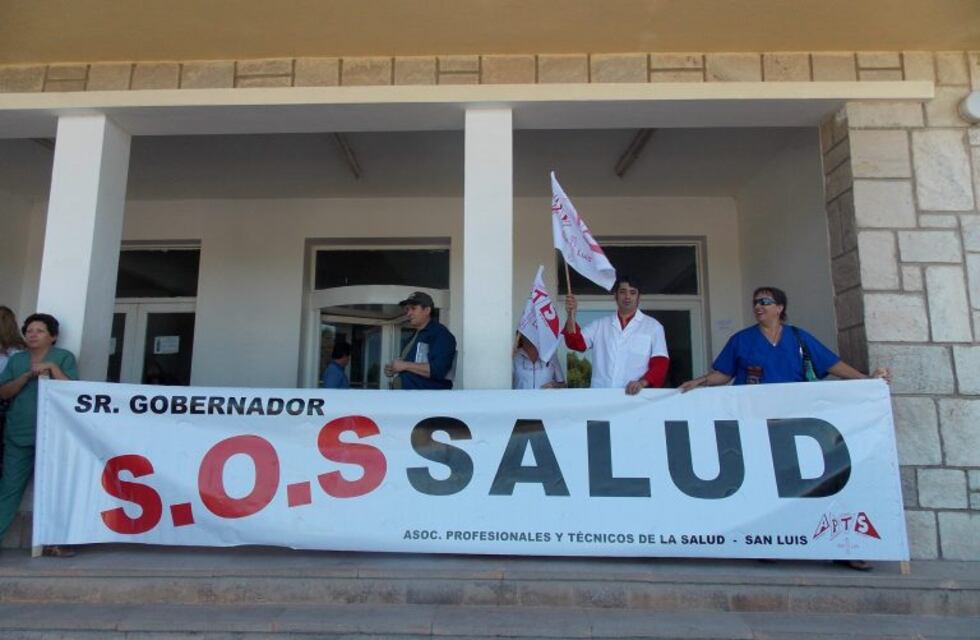 Profesionales de la salud hacen la "marcha de los barbijos" para pedir mejoras laborales