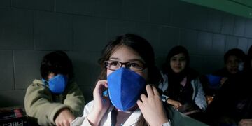 Los barbijos deberán ser parte de los cuidados a tener, incluso en 2021.