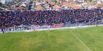 Tribuna visitante estadio Enrique Mendizabal