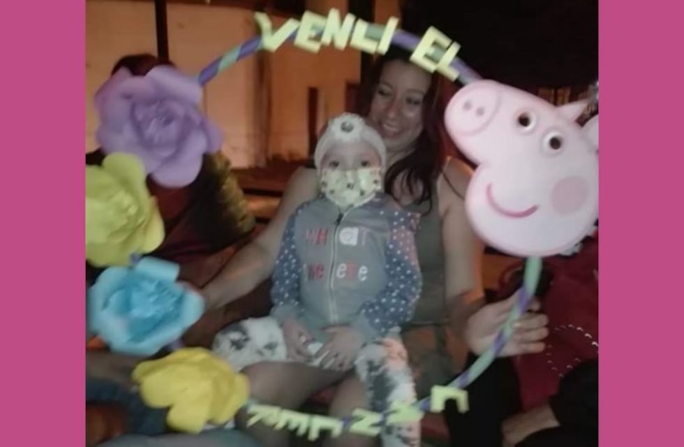 Sheslin tiene tres años, venció al cáncer y fue recibida con una caravana en su ciudad
