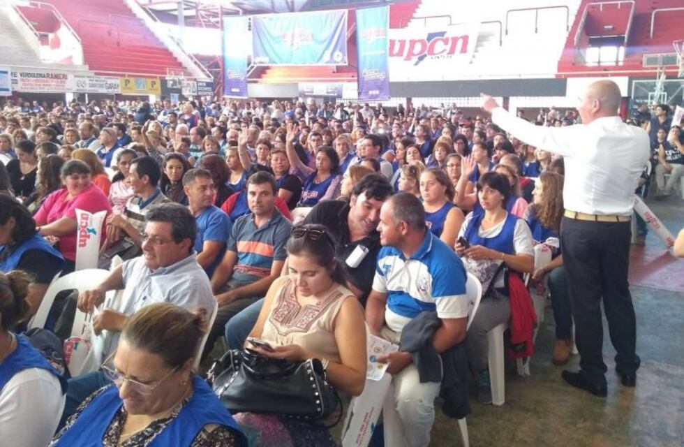 Estatales divididos: UPCN aceptó la propuesta de aumento salarial y ATE la rechazó