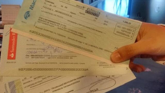Encontró $18 mil en cheques y los devolvió