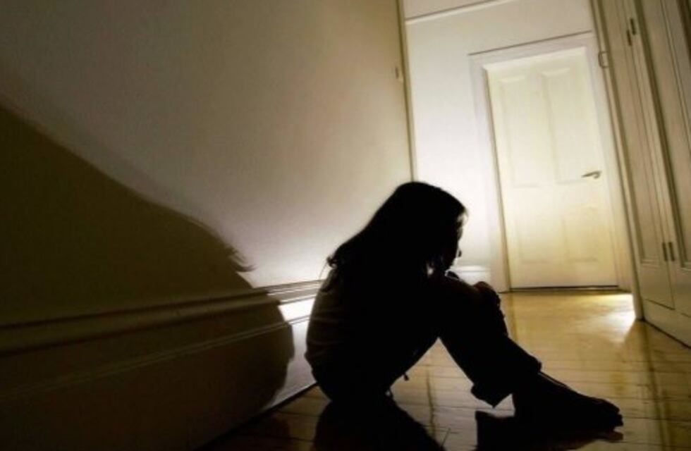 Horror en Córdoba: descubrió que su pareja abusaba de su hija de 9 años al revisarle el celular